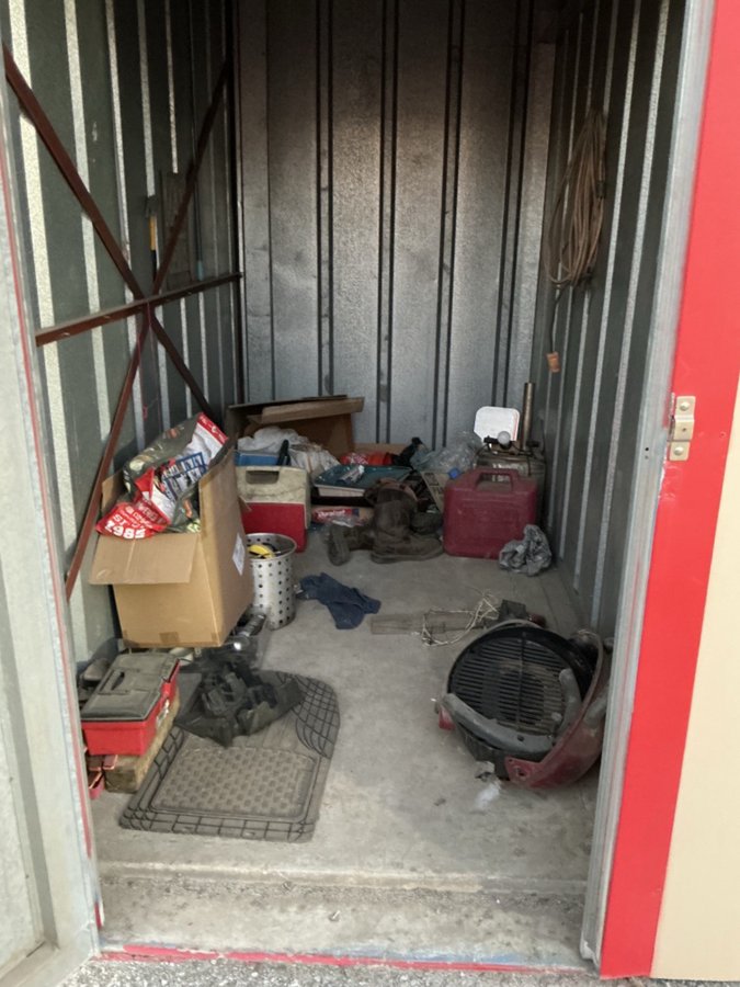 5 x 10 storage unit in Bakersfield, CA