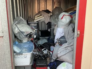 10 x 10 storage unit in Bakersfield, CA