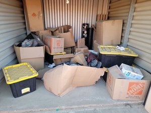 10 x 10 storage unit in Bakersfield, CA