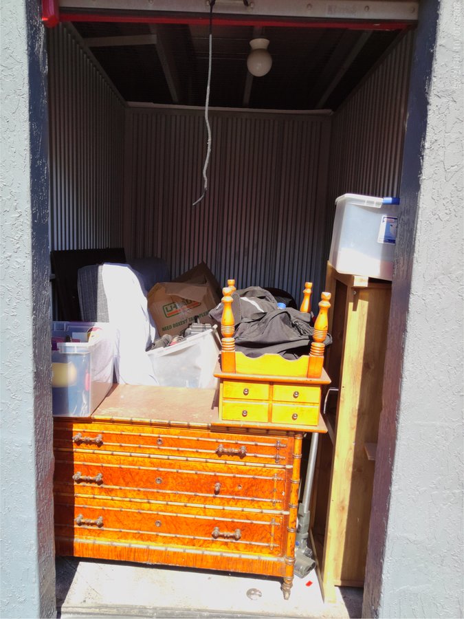 6 x 10 storage unit in Leisure City, FL