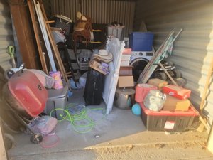 10 x 15 storage unit in Bakersfield, CA