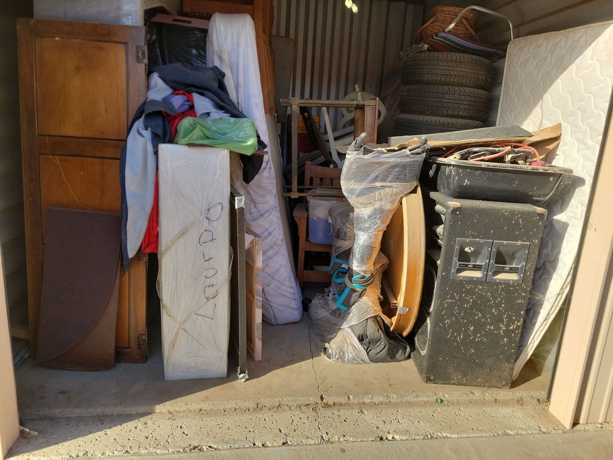 10 x 10 storage unit in Bakersfield, CA