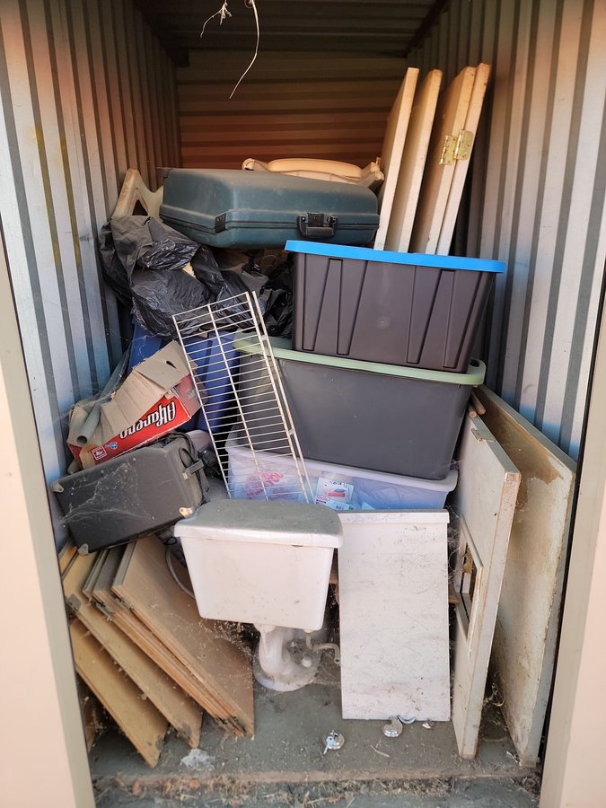 5 x 10 storage unit in Bakersfield, CA
