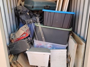 5 x 10 storage unit in Bakersfield, CA