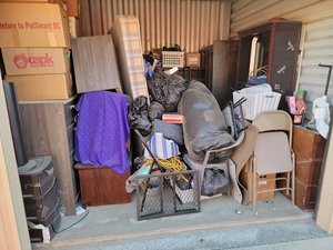 10 x 10 storage unit in Bakersfield, CA