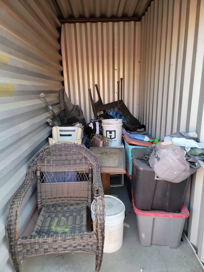 5 x 10 storage unit in Bakersfield, CA