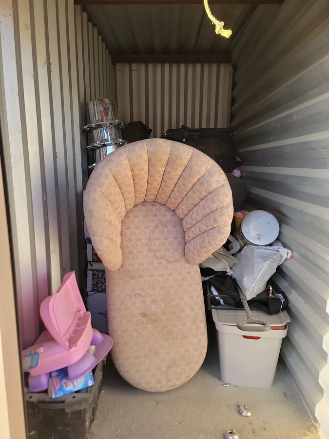 5 x 10 storage unit in Bakersfield, CA