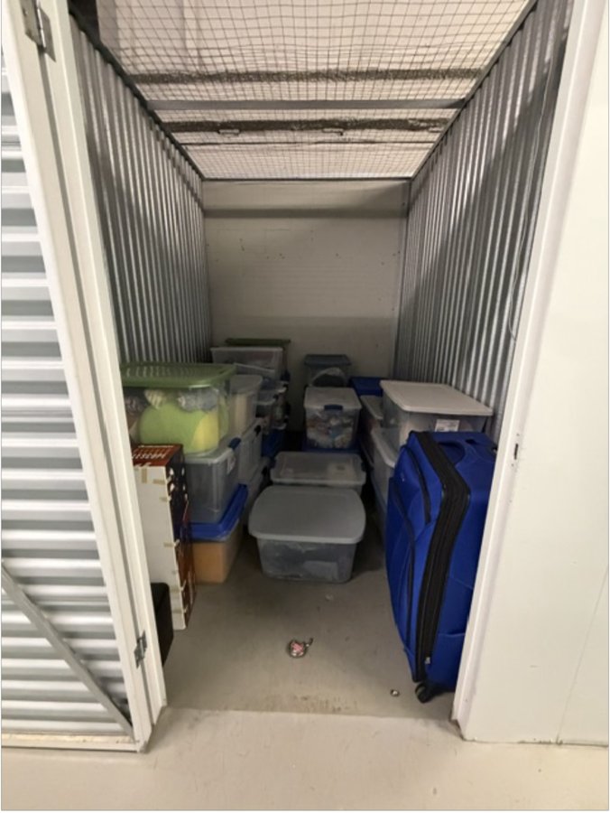 5 x 10 storage unit in Woodbridge, NJ