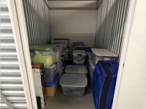 5 x 10 storage unit in Woodbridge, NJ