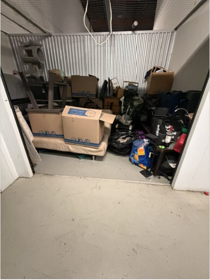 7 x 16 storage unit in Woodbridge, NJ