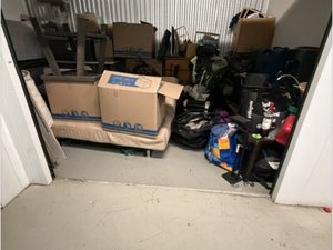 7 x 16 storage unit in Woodbridge, NJ