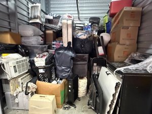10 x 10 storage unit in Bay Shore, NY