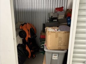5 x 7 storage unit in Woodbridge, NJ