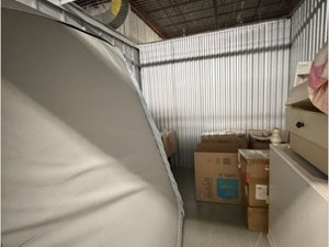 7 x 10 storage unit in Woodbridge, NJ