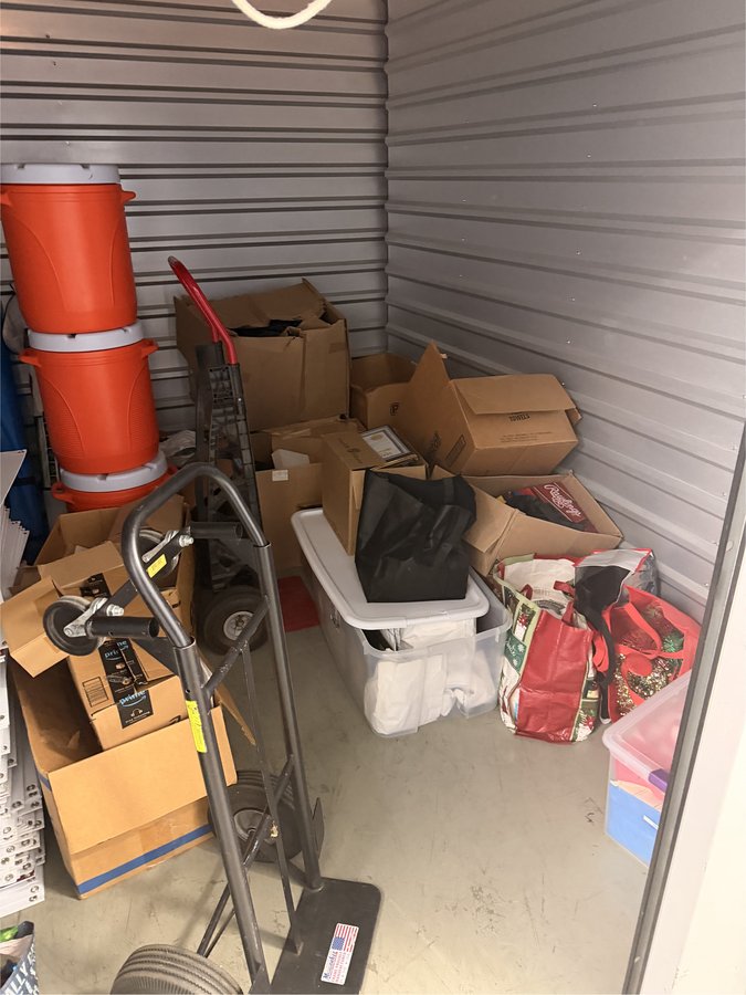 10 x 10 storage unit in Staten Island, NY