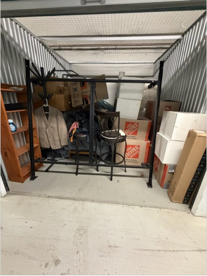 10 x 10 storage unit in Woodbridge, NJ