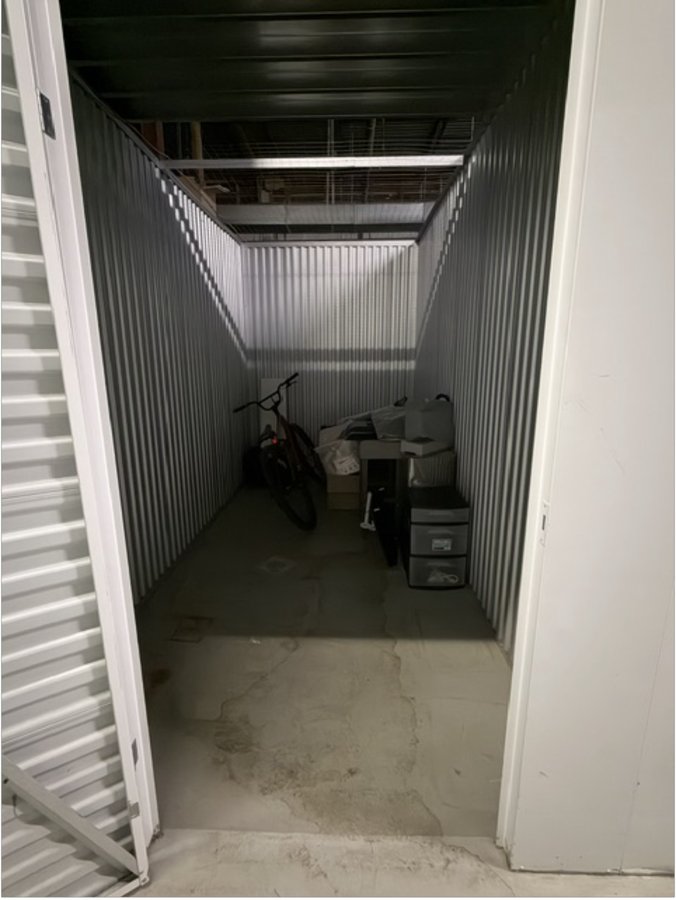 5 x 10 storage unit in Woodbridge, NJ