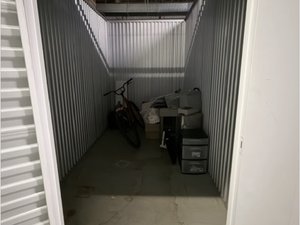 5 x 10 storage unit in Woodbridge, NJ