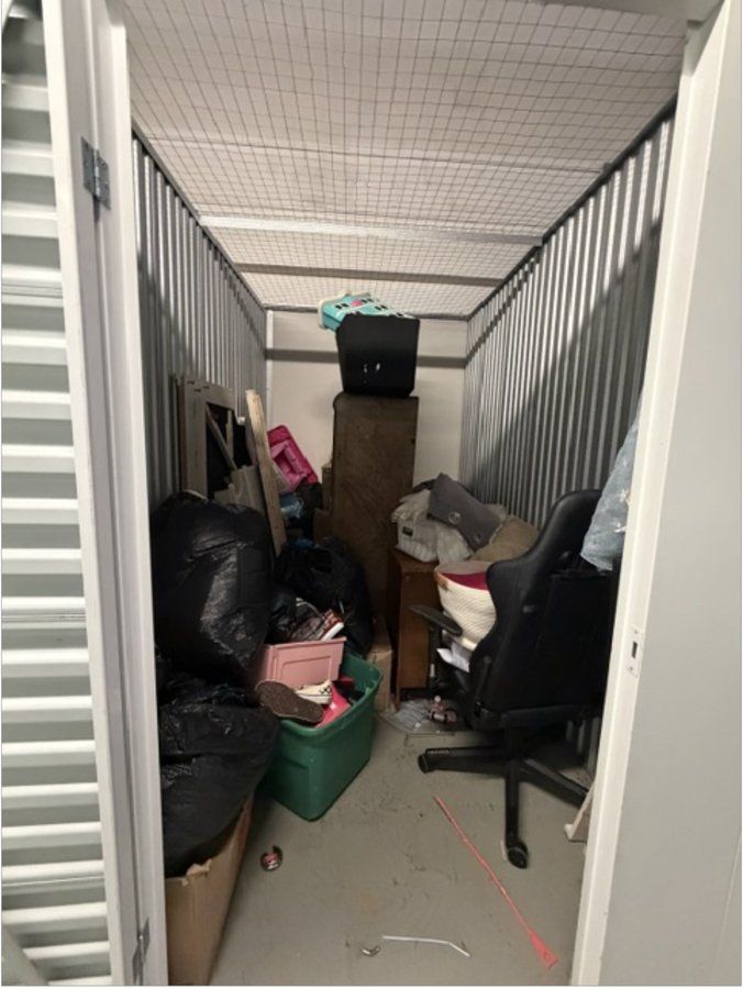 5 x 10 storage unit in Woodbridge, NJ