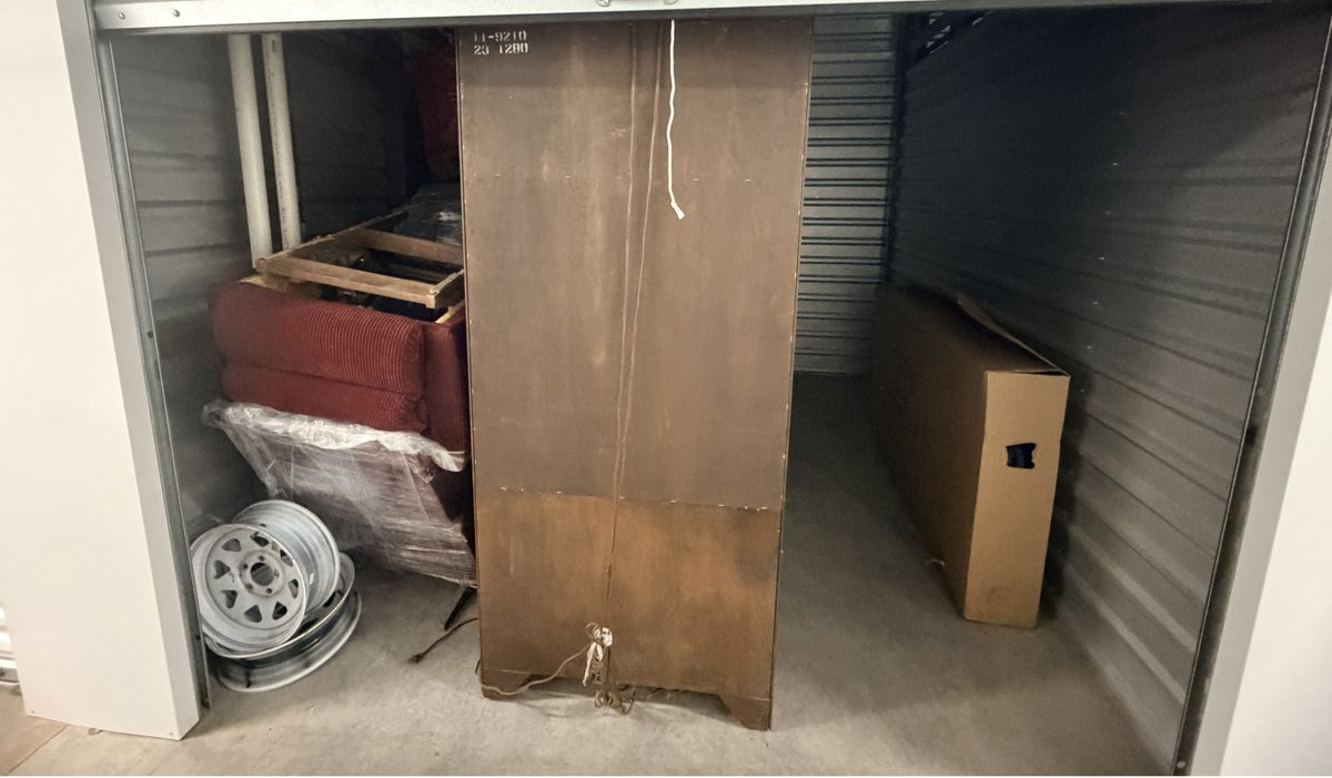 10 x 11 storage unit in Lansdale, PA