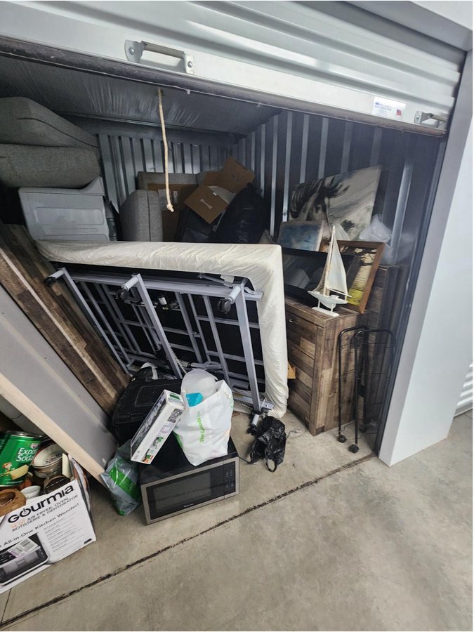 20 x 10 storage unit in Meriden, CT