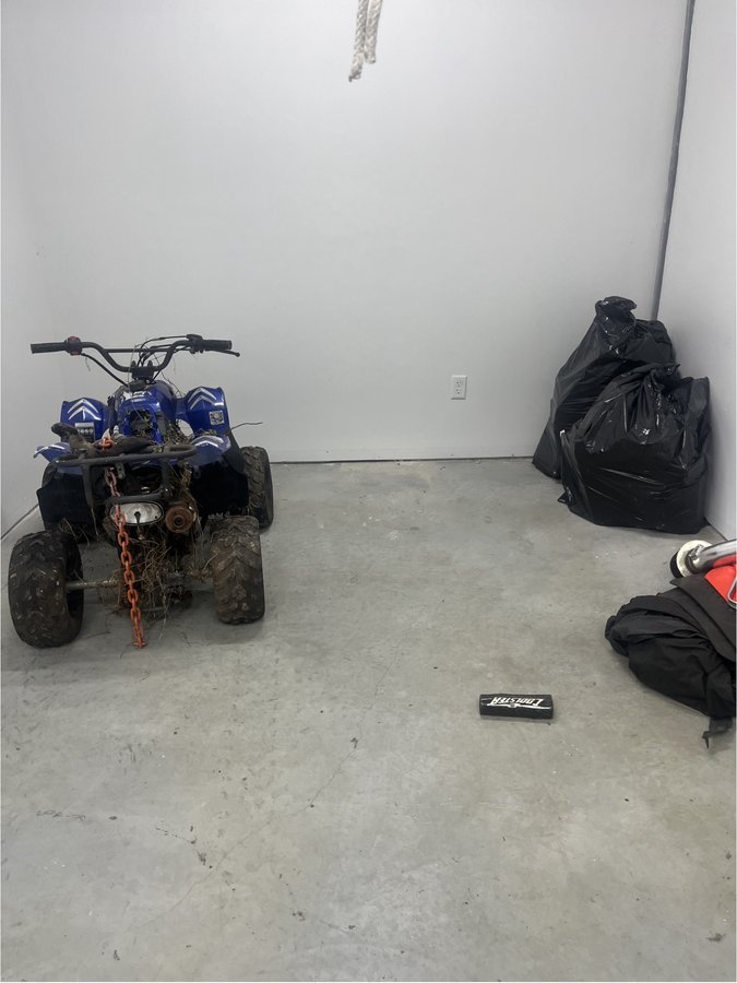 10 x 10 storage unit in Philadelphia, PA