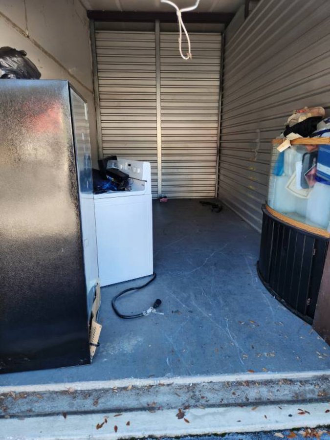 10 x 20 storage unit in Tampa, FL
