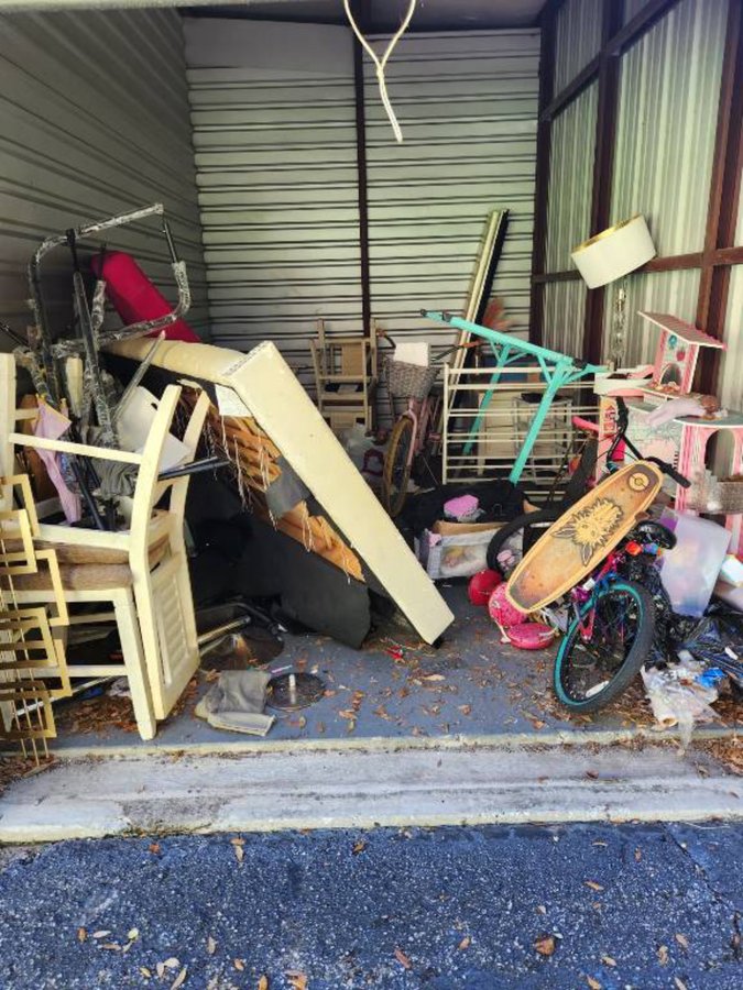 10 x 15 storage unit in Tampa, FL