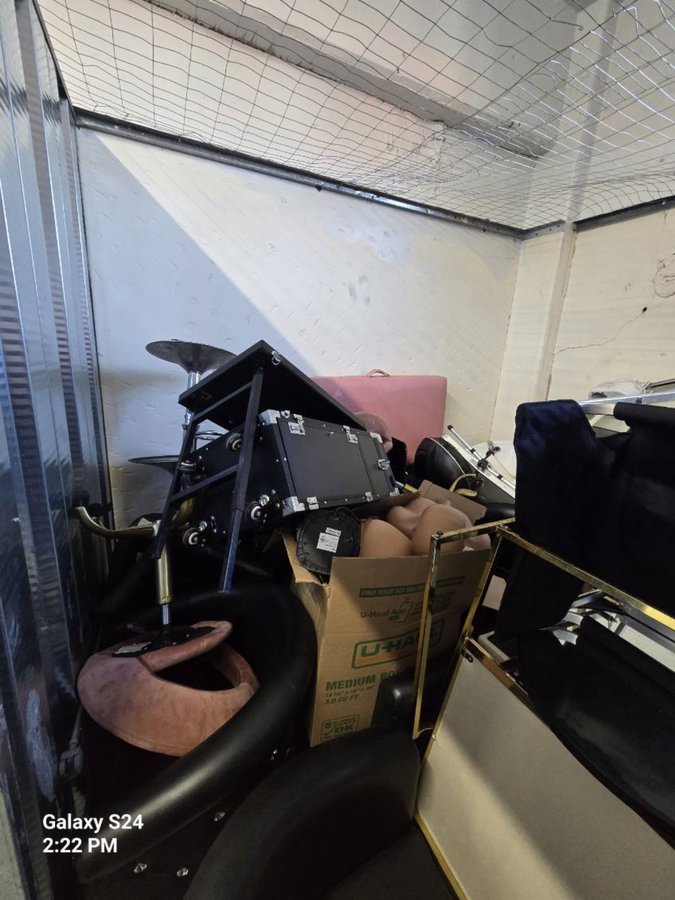 10 x 10 storage unit in Bronx, NY