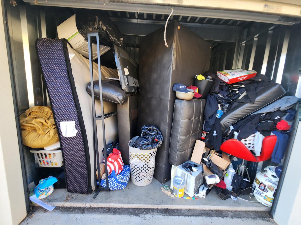 10 x 10 storage unit in Meriden, CT