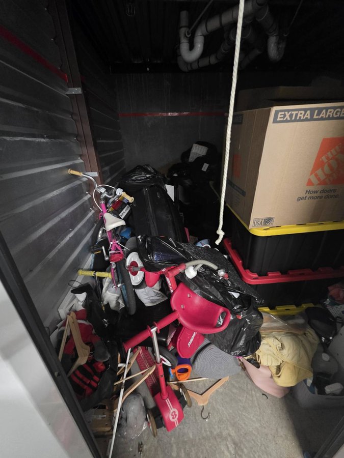12 x 12 storage unit in Miami, FL