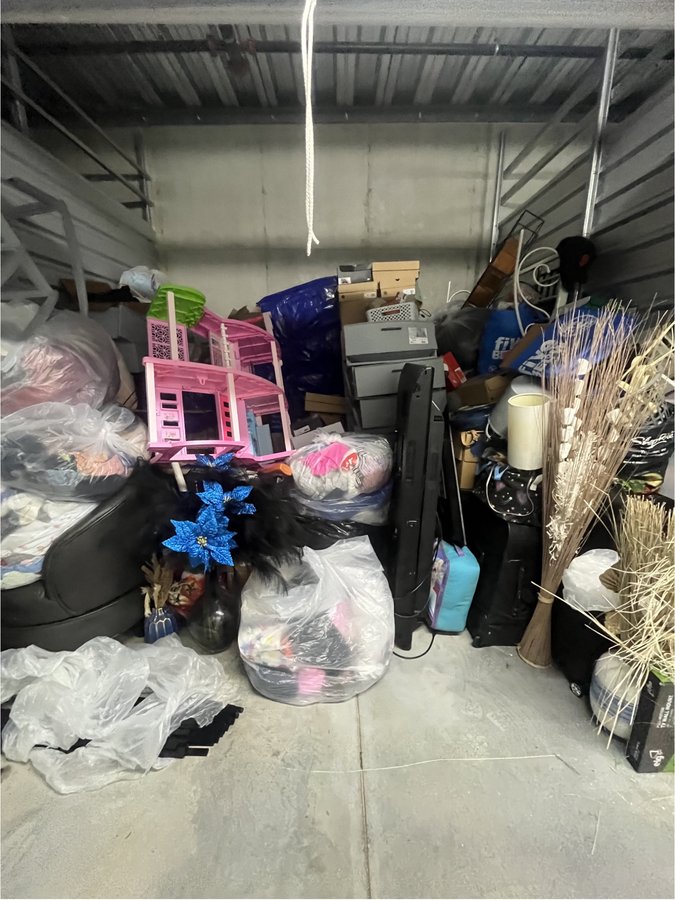 10 x 10 storage unit in Philadelphia, PA