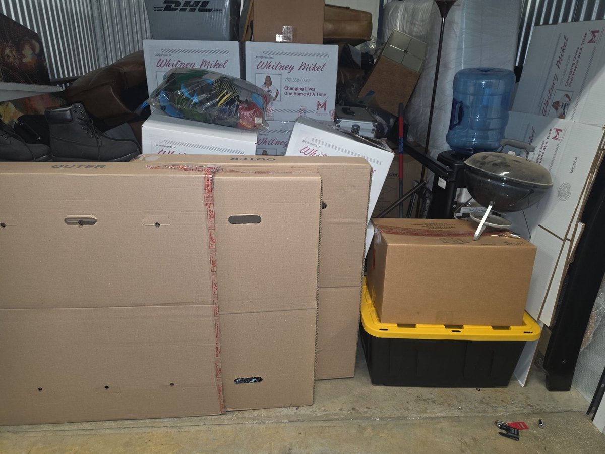 10 x 10 storage unit in Charlotte, NC