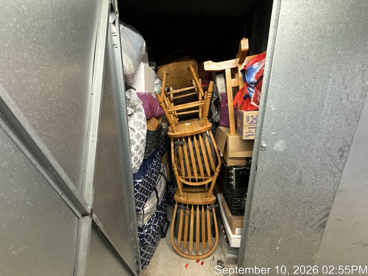 5 x 10 storage unit in E. Hanover, NJ