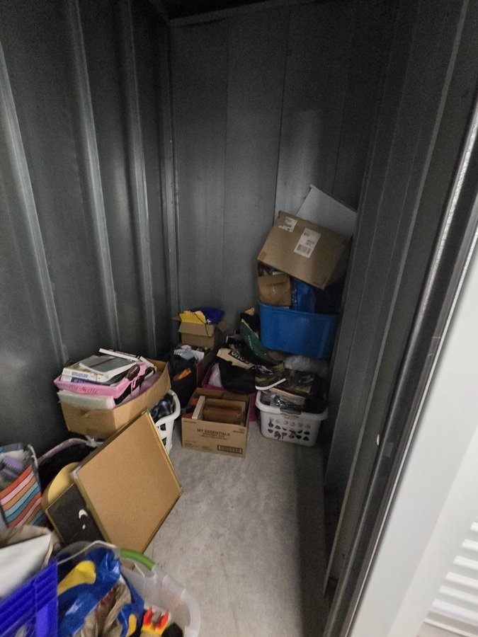 5 x 10 storage unit in Flemington, NJ