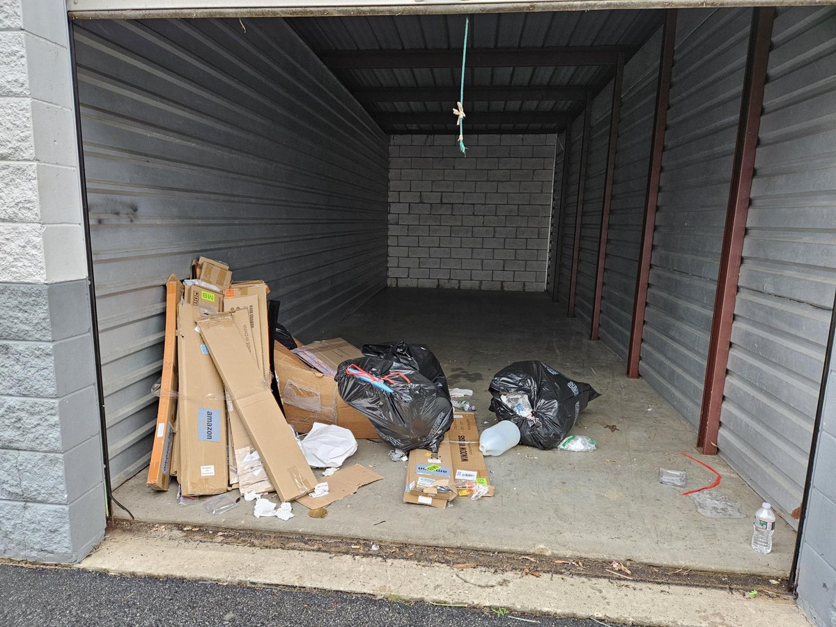 10 x 30 storage unit in Lodi, NJ