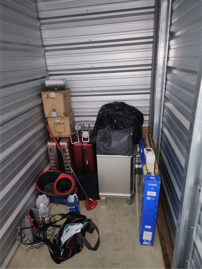 5 x 10 storage unit in Dallas, TX