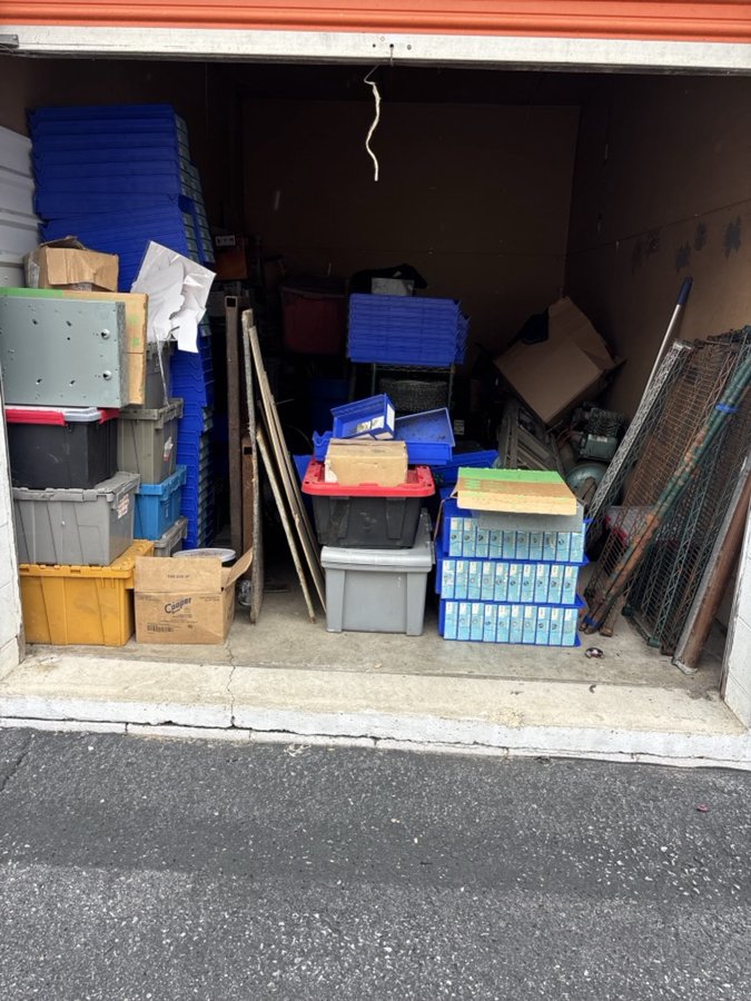 10 x 16 storage unit in Lewistown, PA