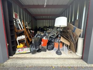 10 x 15 storage unit in E. Hanover, NJ