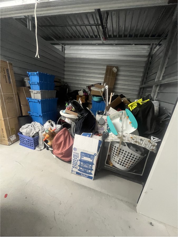 10 x 10 storage unit in Philadelphia, PA