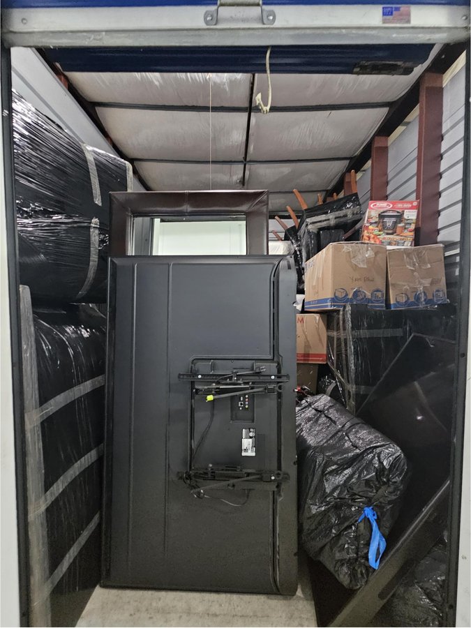 10 x 15 storage unit in Lodi, NJ