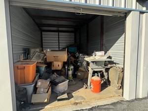 10 x 20 storage unit in Victorville, CA