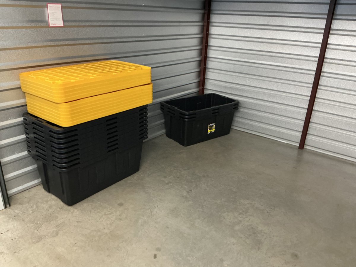 10 x 10 storage unit in Houston, TX