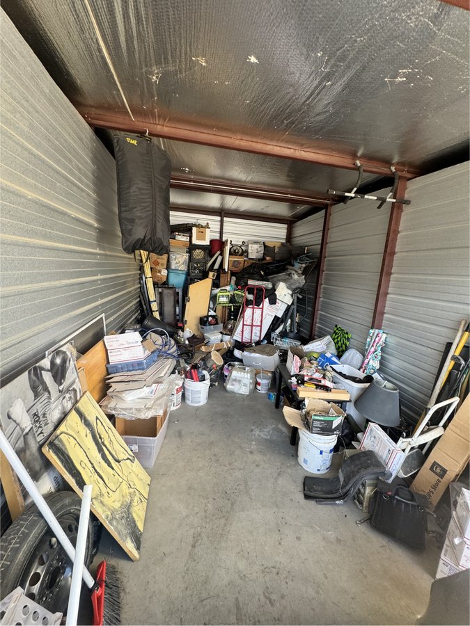 10 x 20 storage unit in Victorville, CA