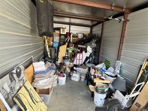 10 x 20 storage unit in Victorville, CA
