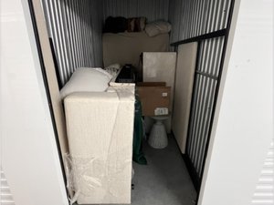 5 x 10 storage unit in Houston, TX