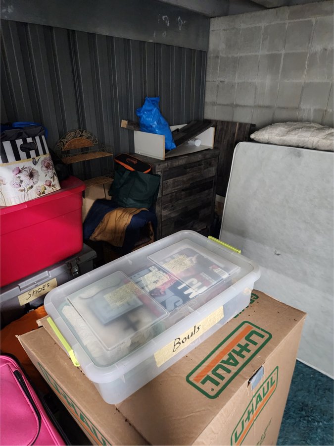 10 x 10 storage unit in Cleveland, OH