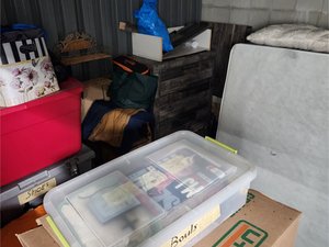 10 x 10 storage unit in Cleveland, OH