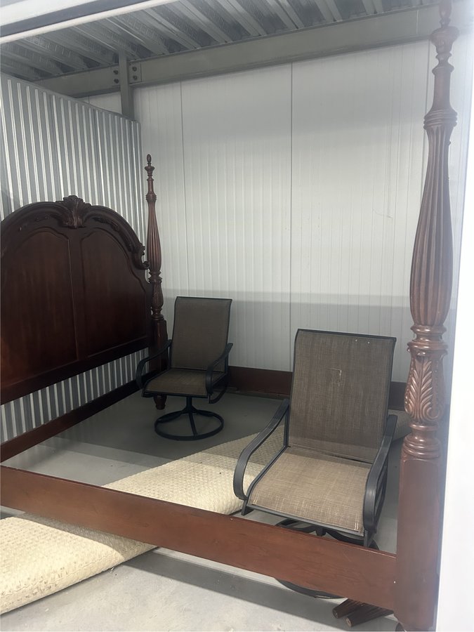 10 x 10 storage unit in Vestavia, AL