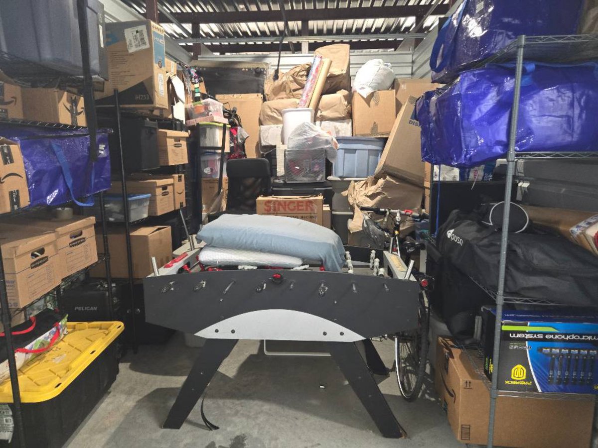 10 x 15 storage unit in Washington, DC